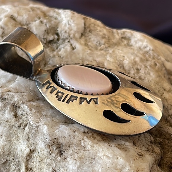 Vintage Navajo Native American Mother Of Pearl Shadowbox Pendant - Picture 6 of 8